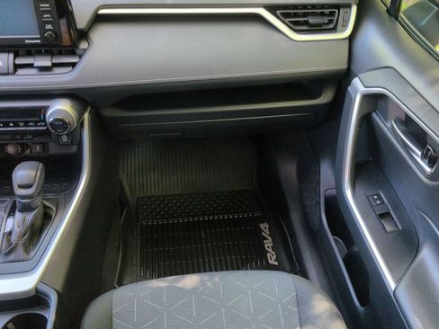 Used 2020 Toyota RAV4 XLE w/ Convenience Package AWD/4WD image 28