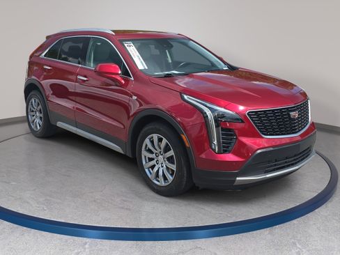 Used 2020 Cadillac XT4 Premium Luxury FWD image 3