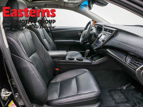 Used 2018 Toyota Avalon Limited image 22