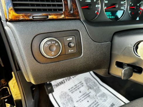 Used 2016 Chevrolet Impala LT image 14