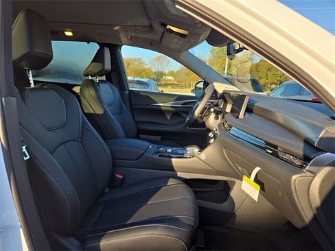 New 2026 INFINITI QX60 Luxe w/ Cargo Package image 18