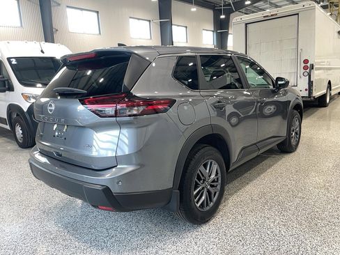 Used 2025 Nissan Rogue S AWD/4WD image 14
