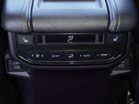 Certified 2024 Toyota Grand Highlander FWD image 12