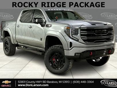 New 2025 GMC Sierra 1500 AT4 w/ AT4 Premium Package