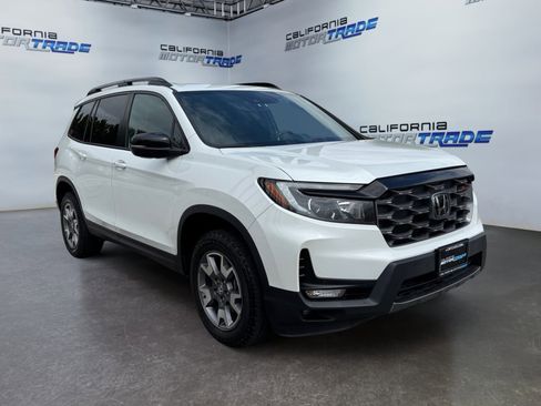 Used 2022 Honda Passport TrailSport image 3