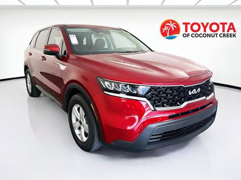 Used 2023 Kia Sorento LX FWD image 1