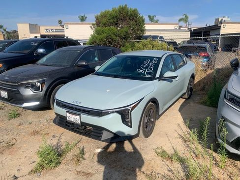 Used 2025 Kia K4 FWD image 1