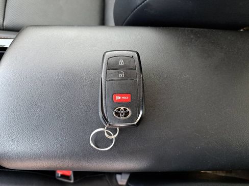 Used 2023 Toyota Prius Prime FWD image 39