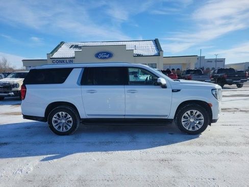 Used 2024 GMC Yukon XL Denali image 22