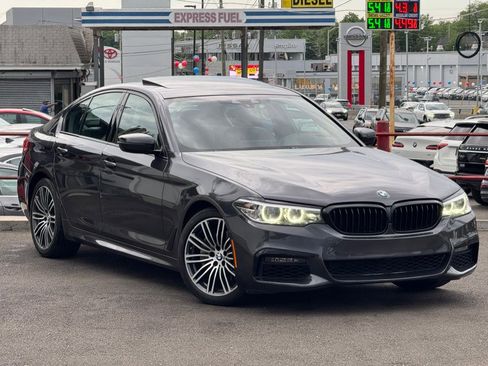 Used 2020 BMW 530i xDrive w/ M Sport Package AWD/4WD image 11