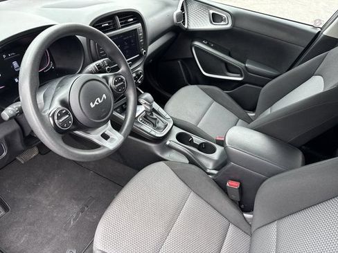 Used 2023 Kia Soul LX w/ Option Group 015 FWD image 9