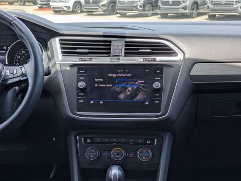 Used 2019 Volkswagen Tiguan SE FWD image 24