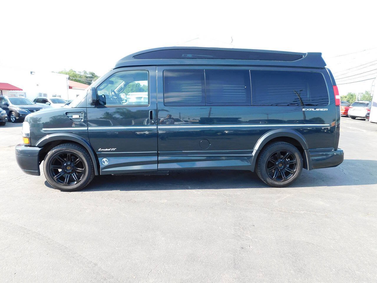 Used 2018 Chevrolet Express 2500 w/ Enhanced Convenience Package RWD image 38