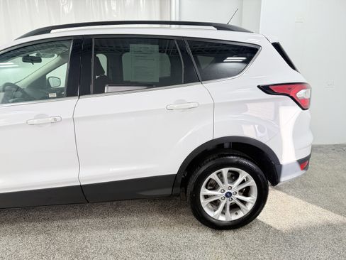 Used 2018 Ford Escape SE w/ SE Sync 3 Package image 5