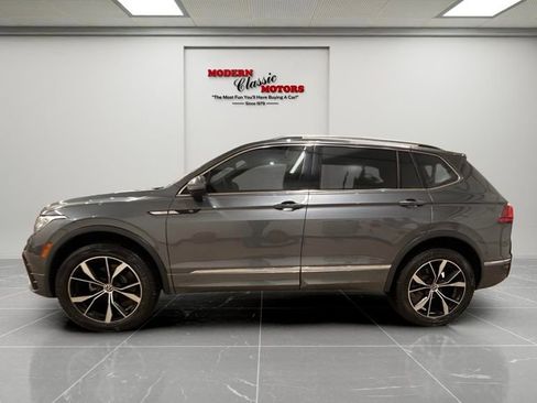 Used 2023 Volkswagen Tiguan SEL R-Line image 4