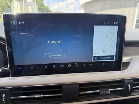 Used 2025 Lincoln Corsair AWD w/ Equipment Group 101A image 11
