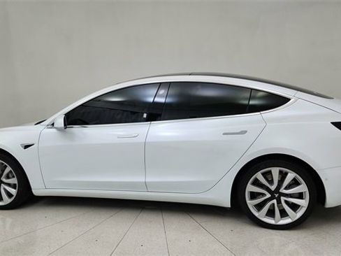 Used 2019 Tesla Model 3 Standard Range Plus image 4