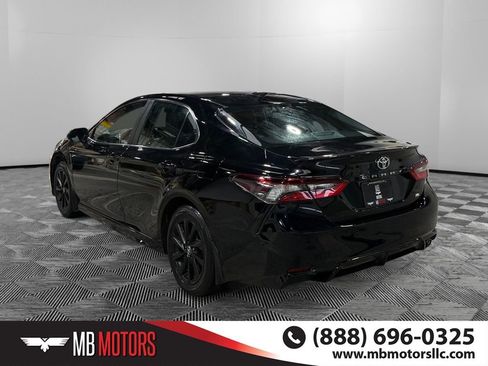 Used 2023 Toyota Camry SE image 7