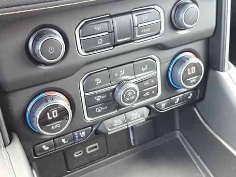 Used 2023 Chevrolet Tahoe Premier RWD image 38