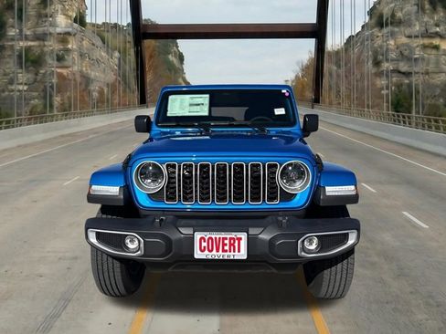 New 2026 Jeep Wrangler Unlimited Sahara AWD/4WD image 2