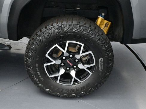Used 2023 GMC Canyon AT4X AWD/4WD image 40
