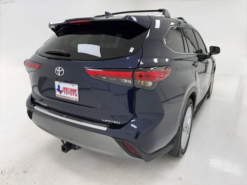 Used 2021 Toyota Highlander Limited FWD image 40