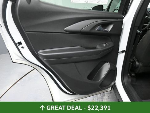 Used 2025 Chevrolet TrailBlazer LT w/ Driver Confidence Package image 27