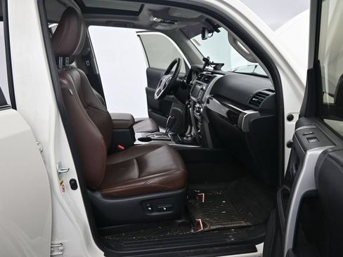 Used 2019 Toyota 4Runner Limited AWD/4WD image 19