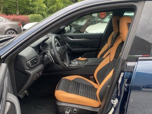 Used 2024 Maserati Levante Trofeo image 21