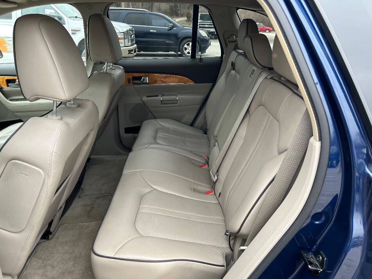 Used 2012 Lincoln MKX AWD image 17