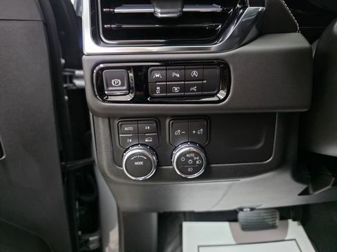 Used 2026 GMC Yukon XL Elevation AWD/4WD image 16