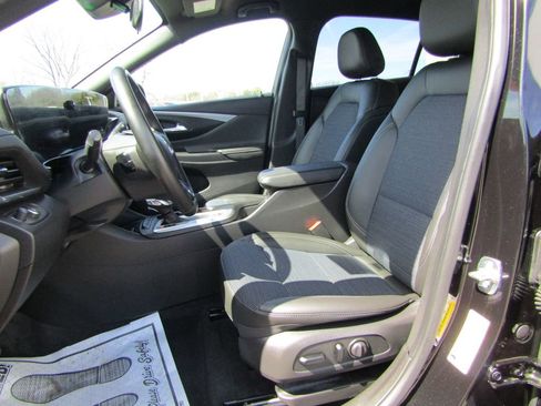 Used 2025 Buick Envista Preferred w/ Convenience I Package FWD image 12