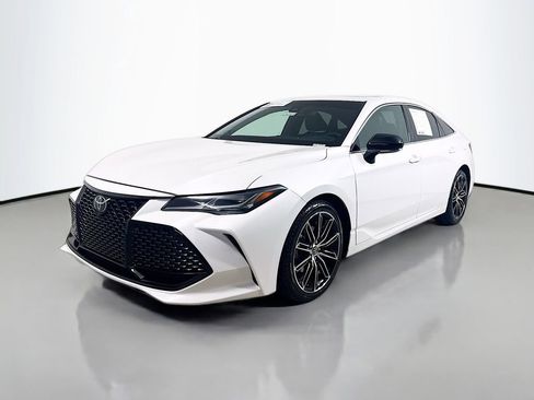 Certified 2019 Toyota Avalon Touring image 3