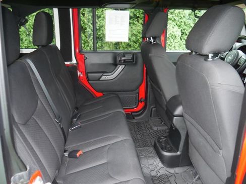 Used 2018 Jeep Wrangler Unlimited Sport S AWD/4WD image 19