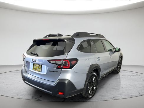 Used 2023 Subaru Outback Onyx Edition AWD/4WD image 3