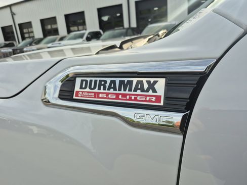 Used 2022 GMC Sierra 3500 Denali w/ Denali Ultimate Package AWD/4WD image 32