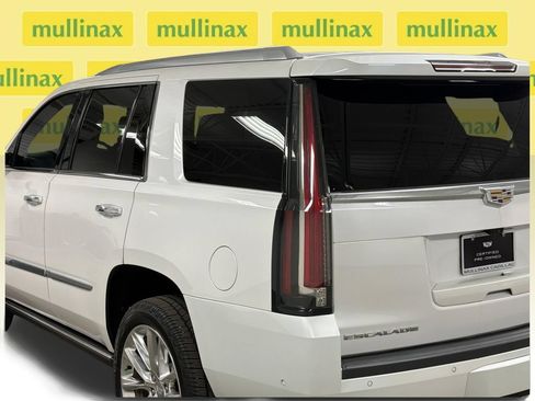Used 2019 Cadillac Escalade Premium Luxury RWD image 15