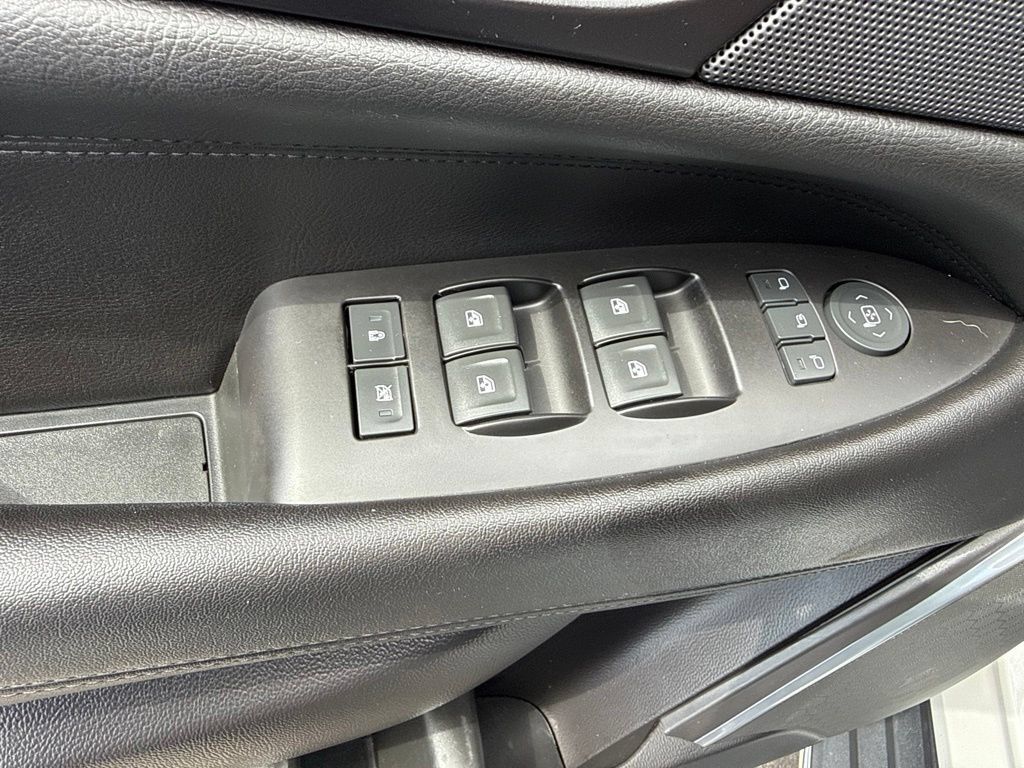 Used 2020 Cadillac Escalade Luxury RWD image 19