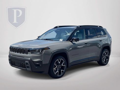 New 2026 Jeep Cherokee Overland w/ Trailer Tow Group AWD/4WD image 4
