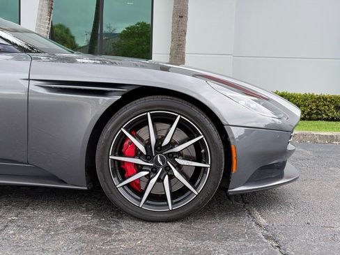 Used 2020 Aston Martin DB11 Volante RWD image 4