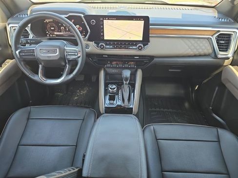Used 2024 GMC Canyon Denali image 9
