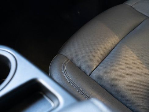 Used 2024 GMC Sierra 1500 SLT image 30