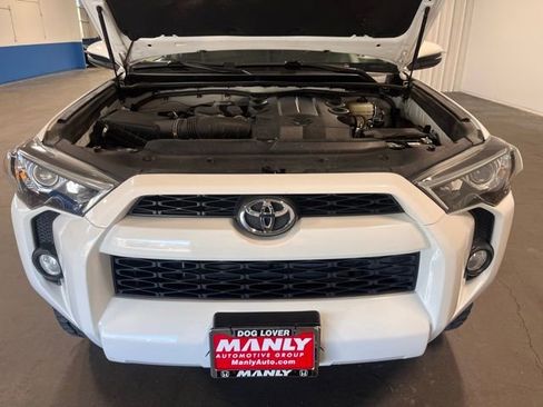 Used 2018 Toyota 4Runner SR5 Premium image 9