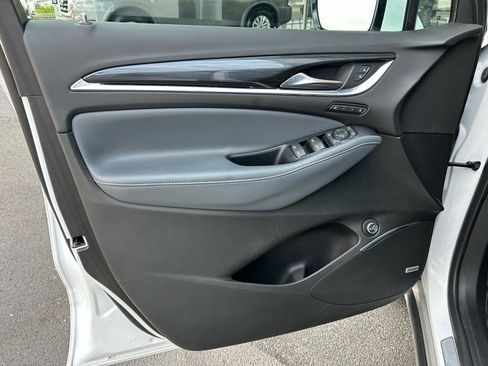 Used 2024 Buick Enclave Premium image 16