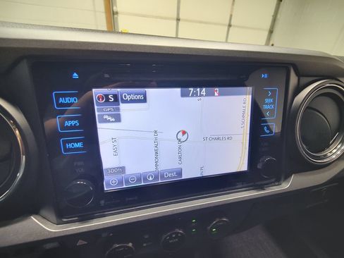 Used 2018 Toyota Tacoma TRD Off-Road w/ TRD Premium Off Road Package AWD/4WD image 44