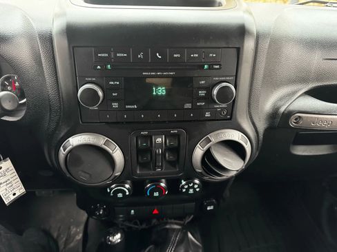 Used 2013 Jeep Wrangler Unlimited Sport image 16