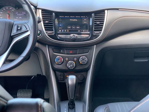Used 2019 Chevrolet Trax LT w/ LT Convenience Package AWD/4WD image 28