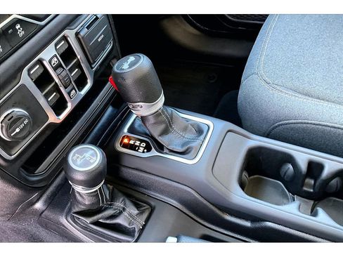 Certified 2025 Jeep Wrangler Sahara image 16