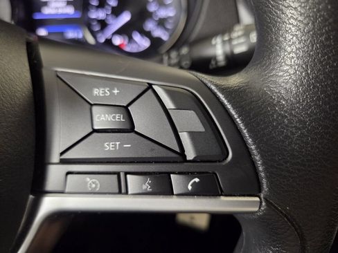 Used 2022 Nissan Rogue Sport S FWD image 17