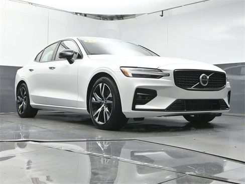 Used 2024 Volvo S60 B5 Core image 31